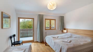 9 bedrooms, free WiFi, bed sheets