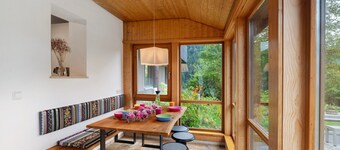 'Lug Ins Tal - 2 Häuser' avec vue sur la montagne, terrasse privée et Wi-Fi