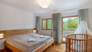 13 bedrooms, free WiFi, bed sheets