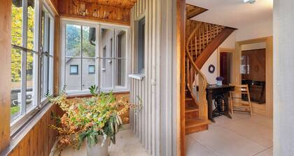 'Lug Ins Tal - 2 Häuser' mit Bergblick, privater Terrasse und Wi-Fi