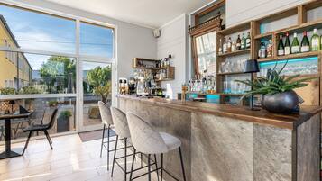 Bar (in der Unterkunft)