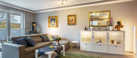 電視、壁爐、DVD 播放機、音響