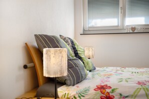 1 bedroom, free WiFi, bed sheets - Apartment 'Casa Ruf' with Private Terrace and Wi-Fi (Orsingen-Nenzingen)