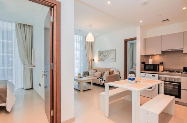 Interior - Inviting 2BR Apartment - Only 10 Mins to Downtown - Sobha Creek Vista Reserve (Dubai)
