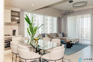 Smart TV - Brand New Modern 2BR Retreat, Walk to Dubai Mall - Downtown Views ll (دبي)