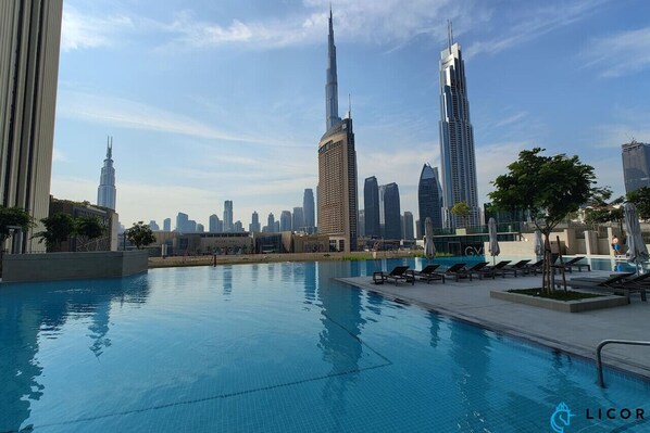 Pool - 3106 Downtown Views Tower 2 (Dubai)