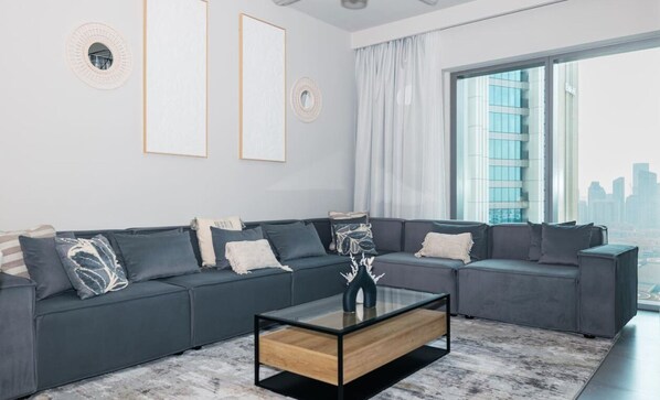 Smart TV - 3106 Downtown Views Tower 2 (Dubai)