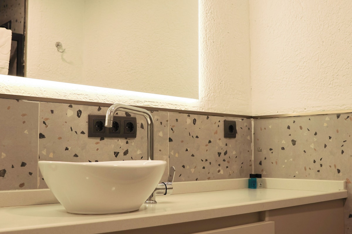 Shower, rainfall showerhead, hair dryer, slippers