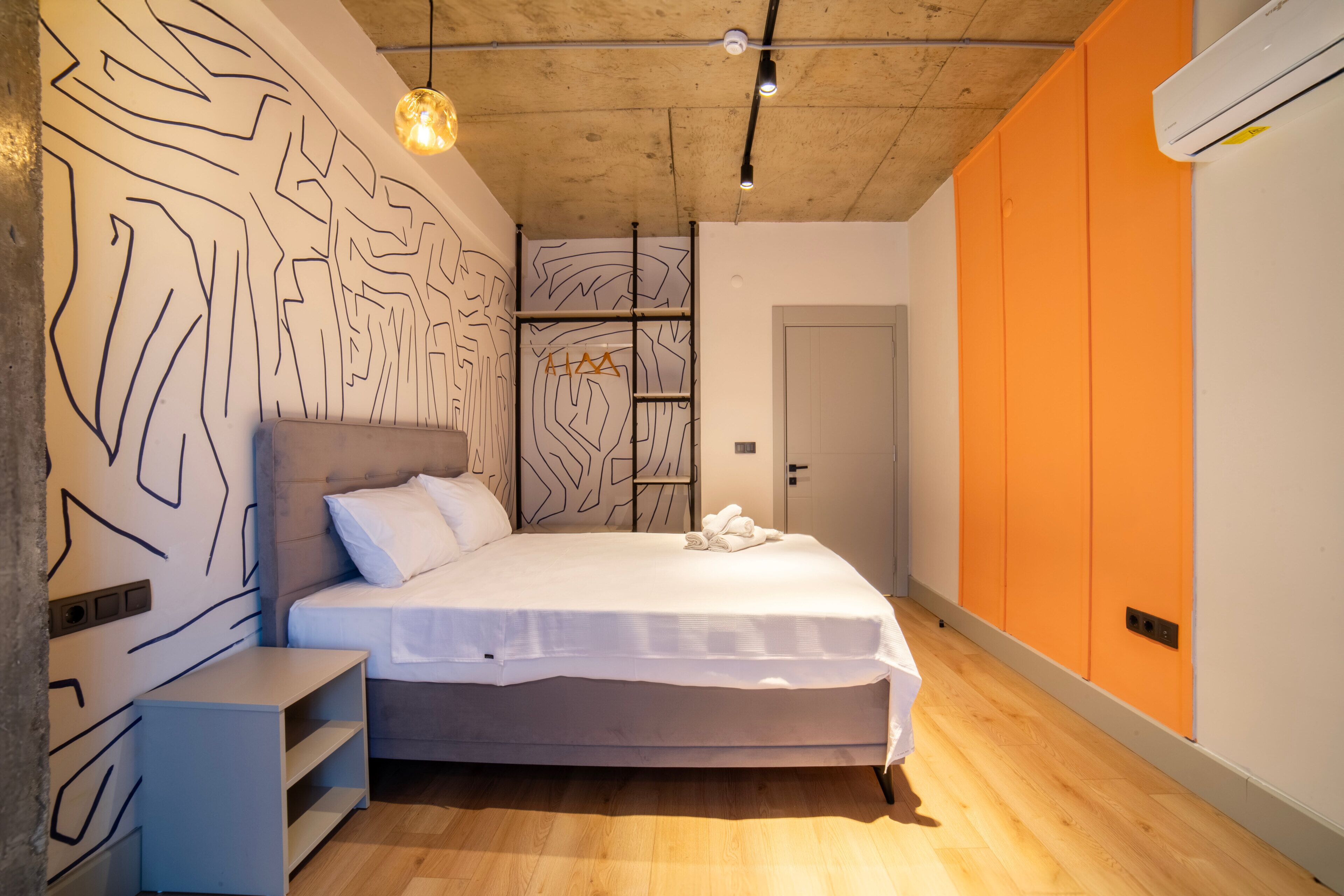 1 quarto, roupas de cama premium, edredons de pluma, camas Tempur-Pedic