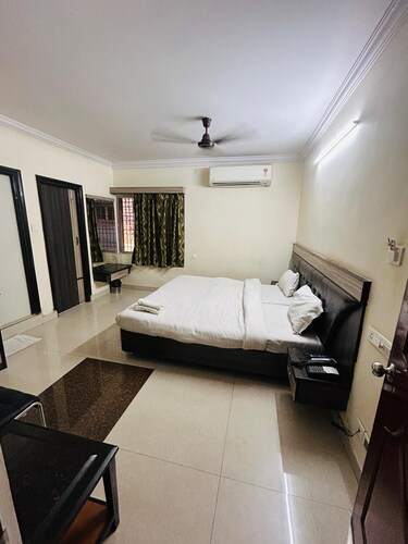 Spacious 3-bedroom apartment with AC, WiFi in brilliant Visakhapatnam