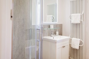 Casa, vistas al jardín | Baño