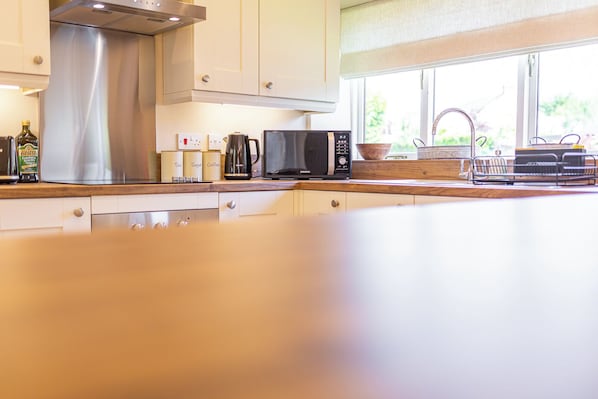 Casa, vistas al jardín | Cocina privada