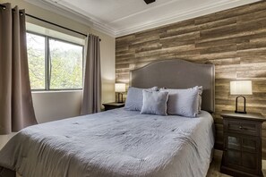 2 bedrooms - Modern Style 2 Bed Condo Pool in Gatlinburg (Gatlinburg)