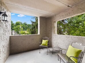 Apartment | Terrace/patio