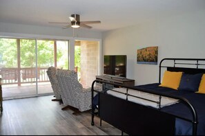 3 Schlafzimmer, Schreibtisch, Bügeleisen/Bügelbrett, kostenloses WLAN