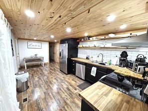 House | Private kitchen - Modern Style Peaceful Tranquility Pet Friendly (Pigeon Forge)