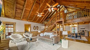Apartment | 6 bedrooms - High-end Luxury Cabin Sauna Hot Tub Gameroom (Sevierville)