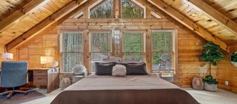 High-end Luxury Cabin Sauna Hot Tub Gameroom