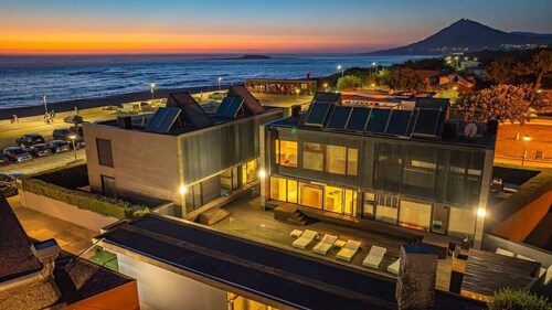 Moledo Front Beach w/Sunset Views and Pool