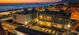 Moledo Front Beach w/Sunset Views and Pool