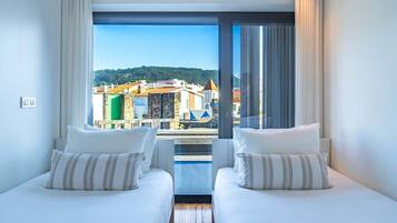 3 slaapkamers, een strijkplank/strijkijzer, internet, beddengoed