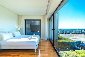 3 bedrooms, iron/ironing board, Internet, bed sheets