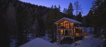 Superior chalet with sauna and hot tub