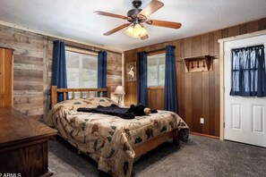 1 bedroom, WiFi, bed sheets - The Lone Pine (Heber-Overgaard)