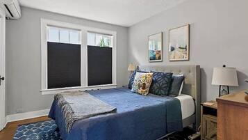 3 bedrooms, desk, iron/ironing board, WiFi