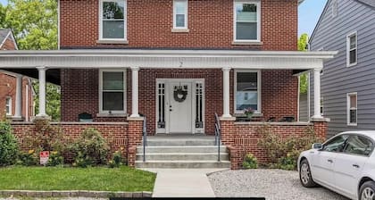 1200 sf Apt -3 BR-Amazing Beds-Walk to EKU & Downtown Venues - 5 minutes to I-75