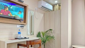Deluxe Triple Room, River View | Living area - Hotel Aaradhya (Kathmandu)