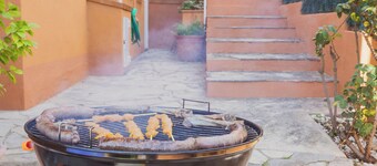 Casa con Jardín y Piscina Cercana al Centro