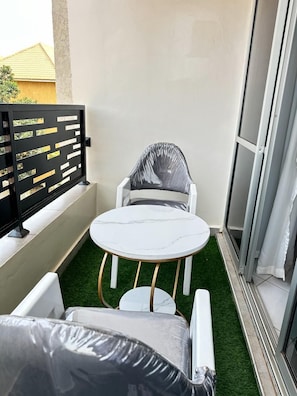 Comfort-huoneisto, kaupunkinäköala | Terassi/patio