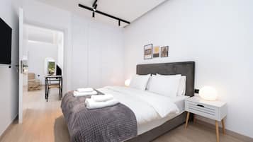 1 bedroom, Egyptian cotton sheets, premium bedding, in-room safe