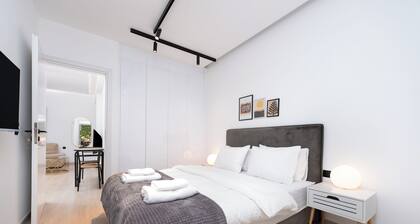 Stylish Apartment in Athens Riviera with Outdoor Patio