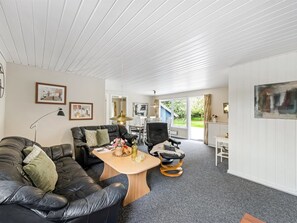 Tv och eldstad