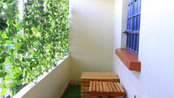 Comfort-Apartment, Stadtblick | Balkon