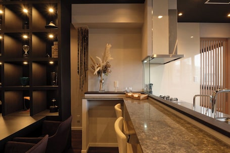 6-person Accomodation, 202, Non Smoking | Private kitchen | Fridge, microwave, stovetop, electric kettle