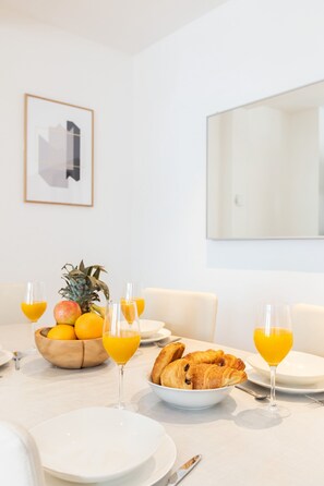 Interior - Stylish 2BR 2BA by the Heart of Soho (London)