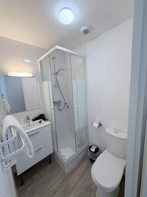 Bathroom - Parc Hotel (Carrieres-sous-Poissy)