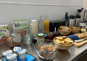 Daily buffet breakfast for a fee