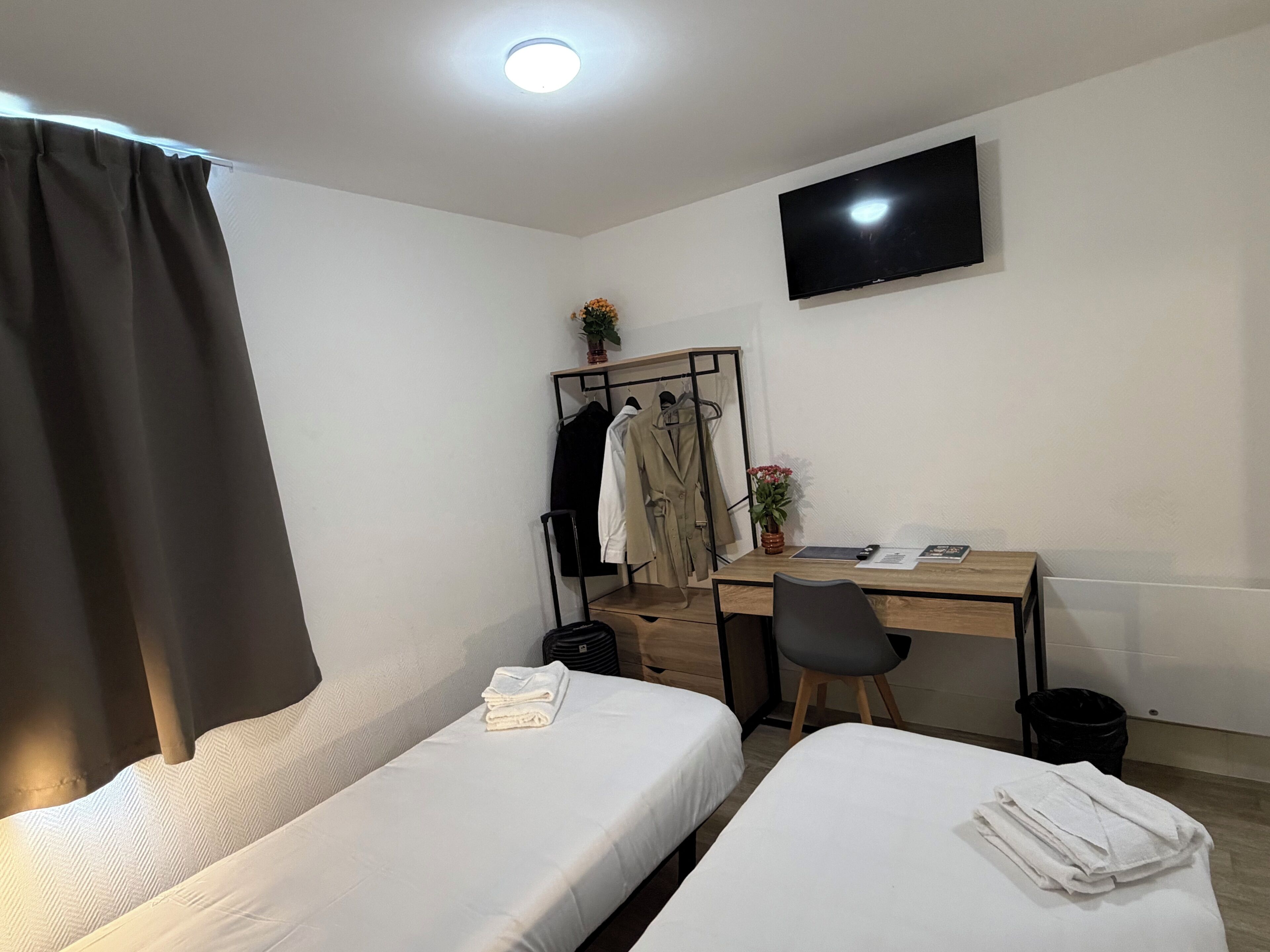 Twin kamer | Geluiddichte muren, beddengoed
