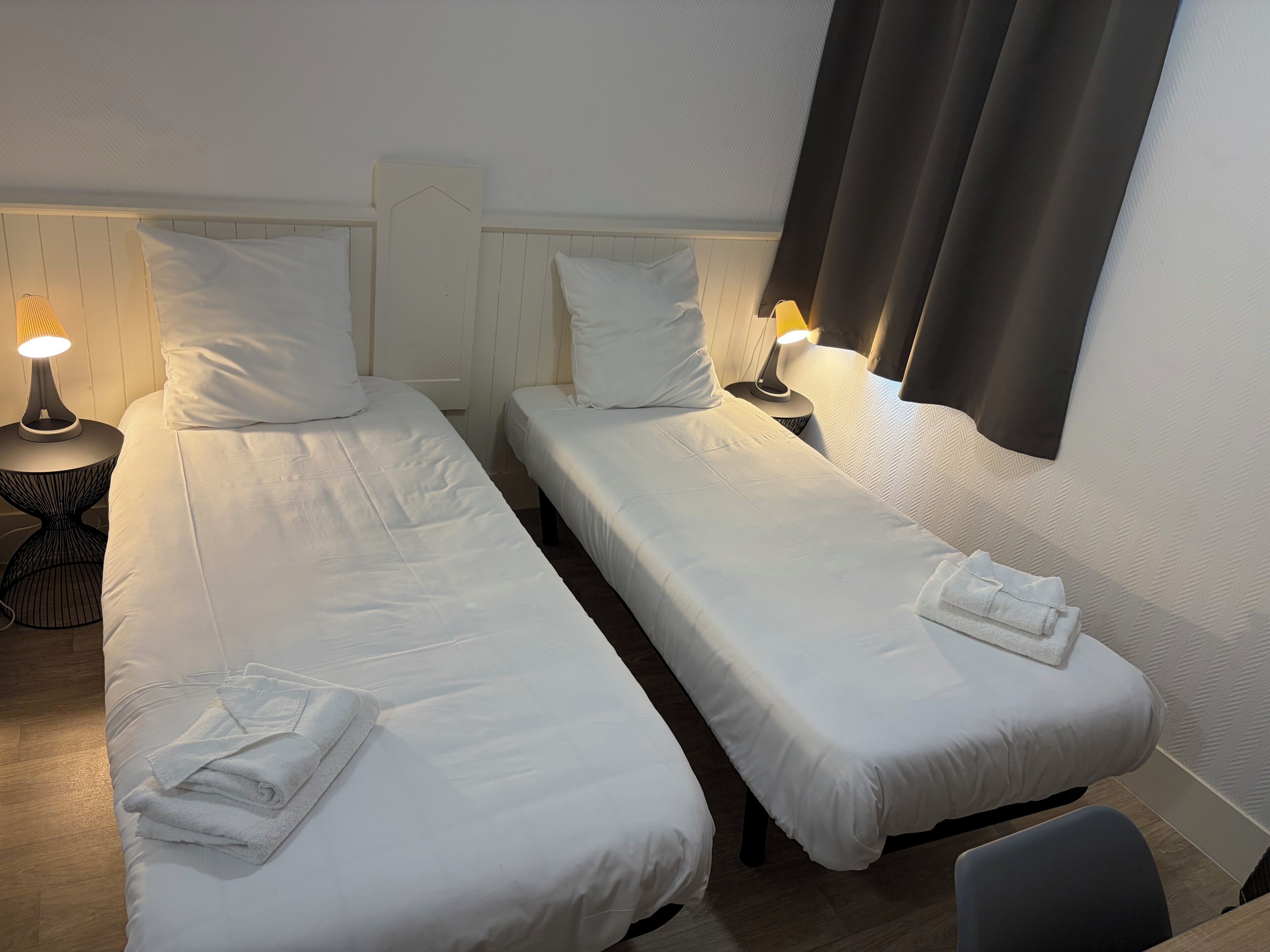 Twin Room | Soundproofing, bed sheets