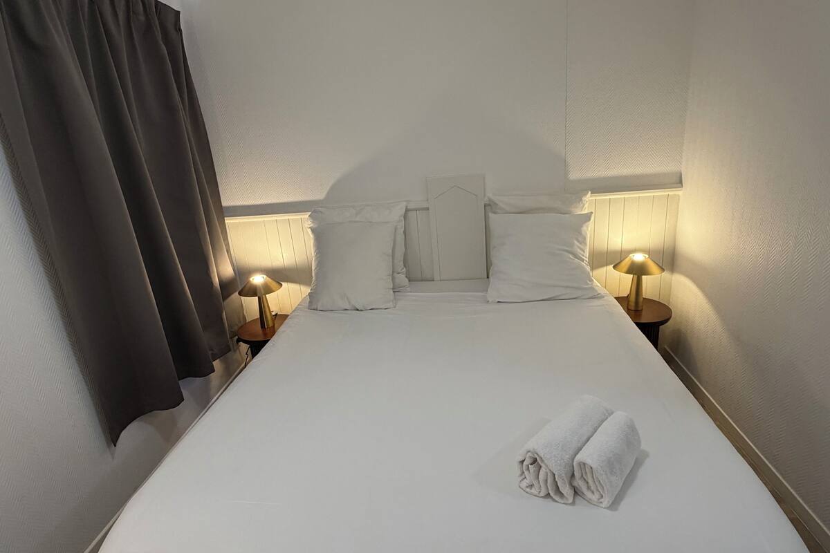 Business Double or Twin Room | Soundproofing, bed sheets