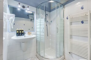 Shower, free toiletries, hair dryer, bidet - VIVILO COLLECTION - SAN VITO VIEW APARTMENT (Roma)