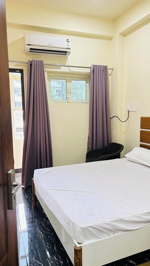 2 bedrooms, WiFi, bed sheets - Charming 2-bedroom apartment in Varanasi with WiFi and AC (Varanasi)