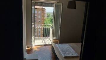 2 camere, ferro/asse da stiro, Wi-Fi gratuito, lenzuola