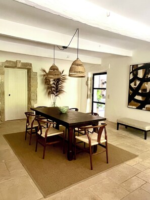 Dining - Grande Maison de Village au Calme Entre Uzès et Nîmes (Saint-Mamert-du-Gard)