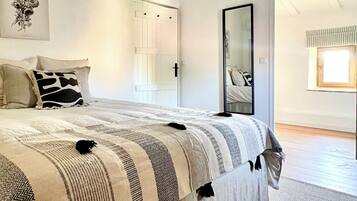 3 chambres, fer et planche Ă repasser, Wi-Fi, draps fournis