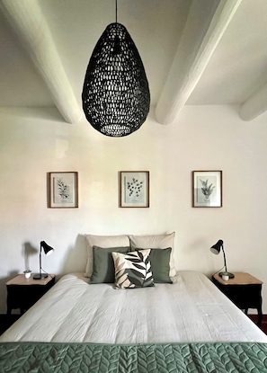 3 chambres, fer et planche à repasser, Wi-Fi, draps fournis